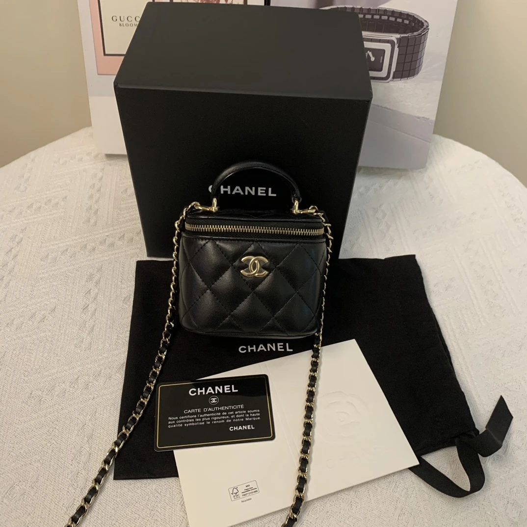 全新未使用 Chanel/香奈儿 黑金手柄盒子包 31开