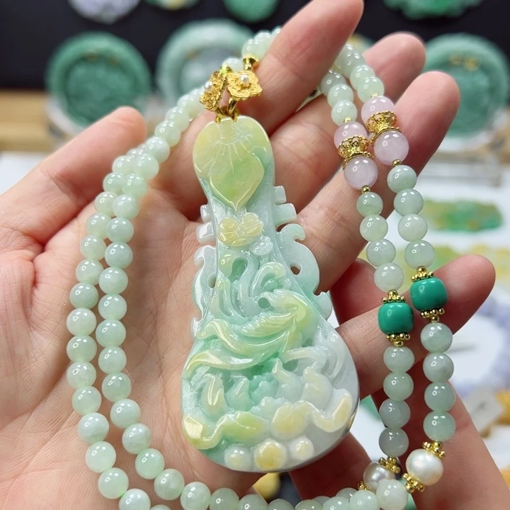颈饰未镶嵌翡翠吊坠