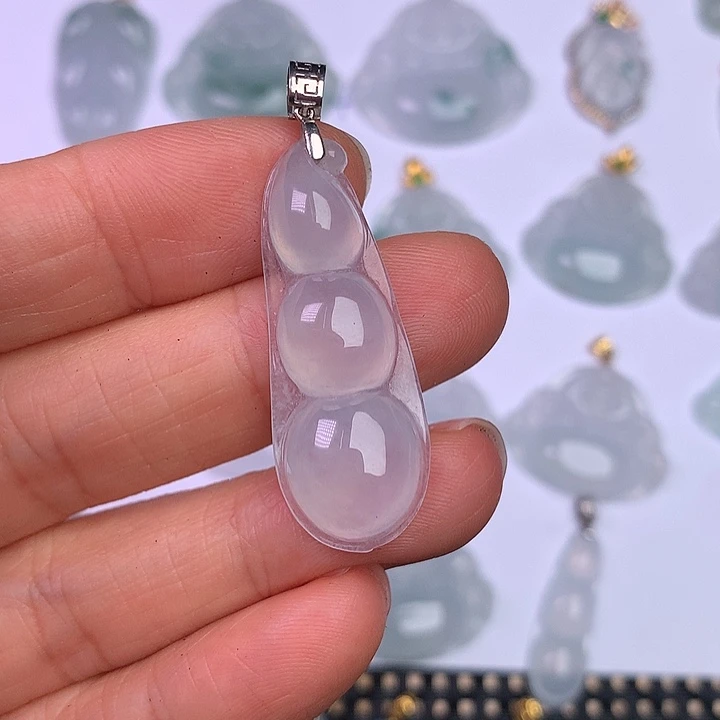 翡翠18K金镶嵌颈饰缅甸翡翠A货