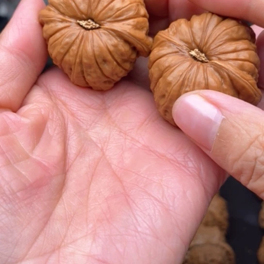 桃核吊坠长*蛙蛙蛙蛙