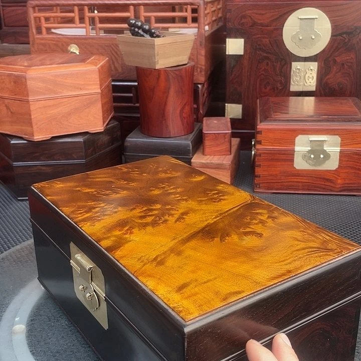 木30。18。12紫光谭盒子装