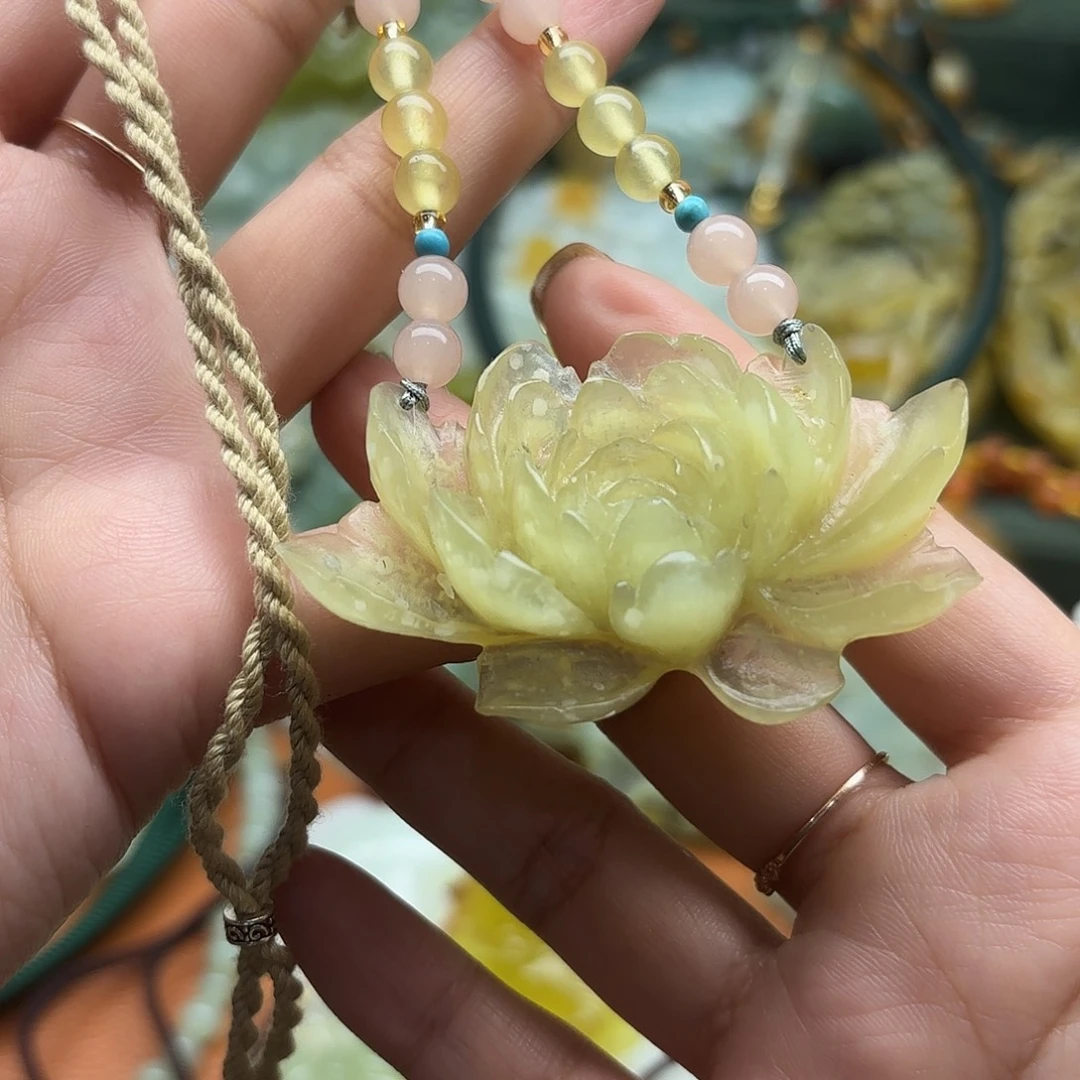 蛇纹石玉未镶嵌吊坠