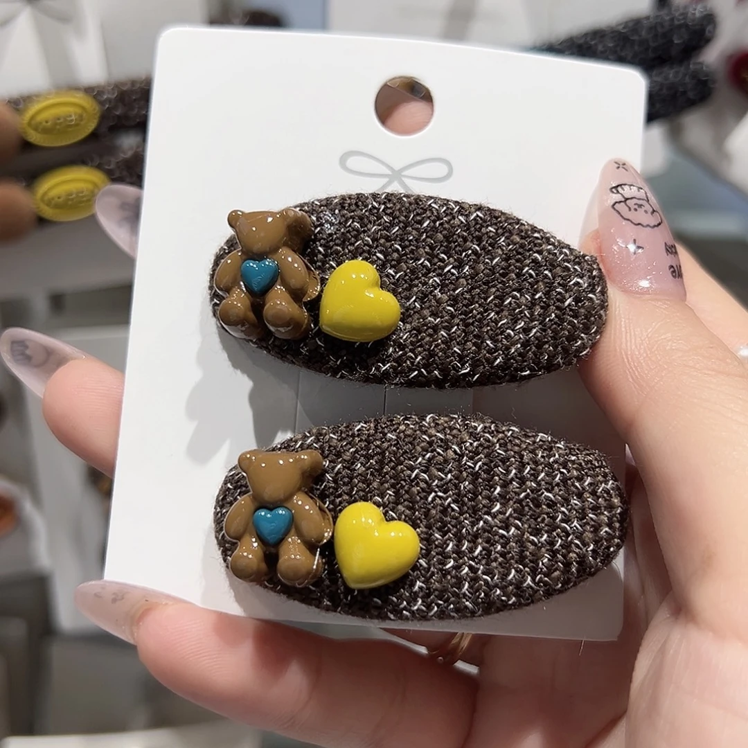 非金属皮质小熊咖色椭圆鸭夹