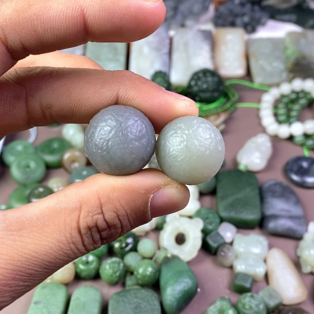 和田玉颈饰未镶嵌六**霜