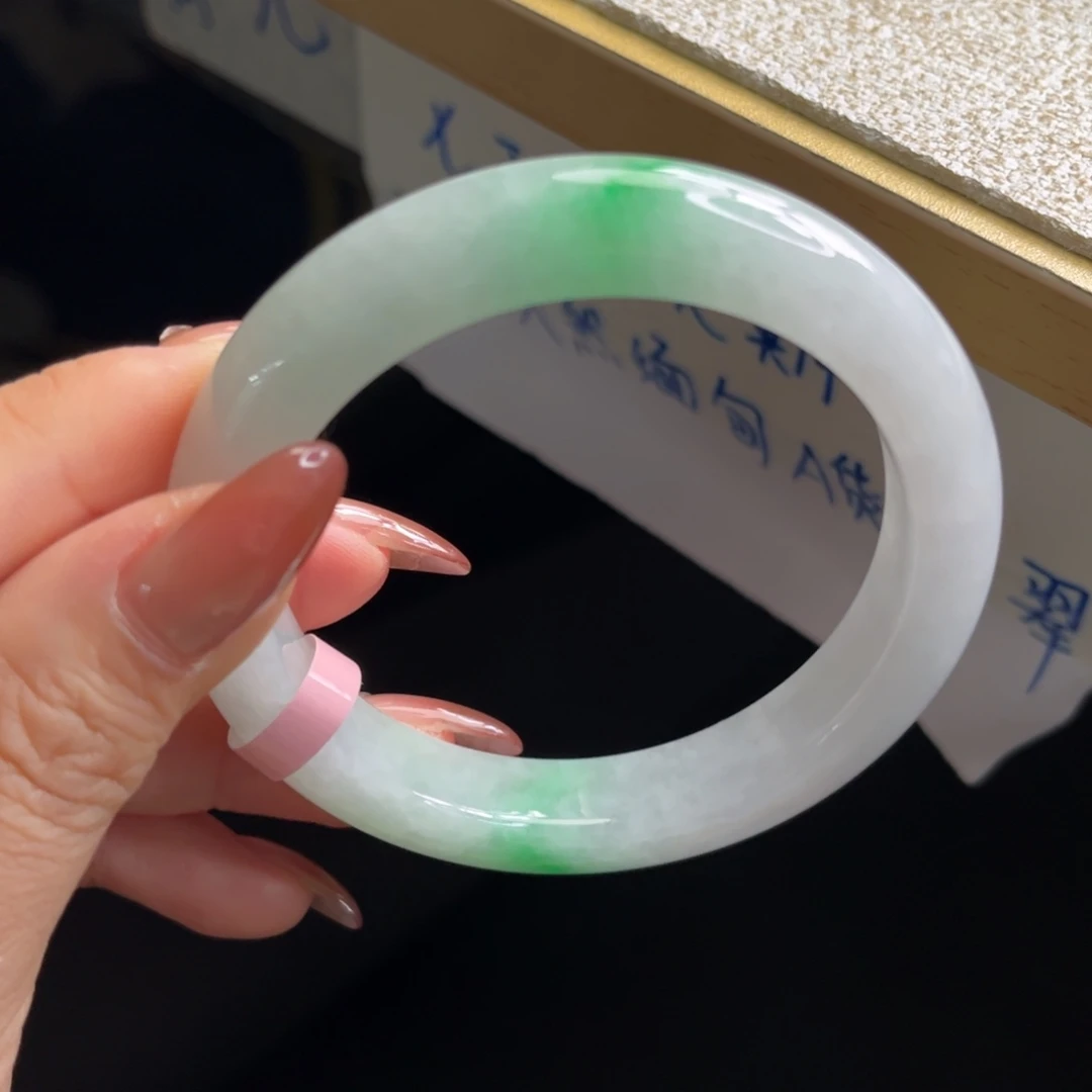 翡翠未镶嵌手镯手镯