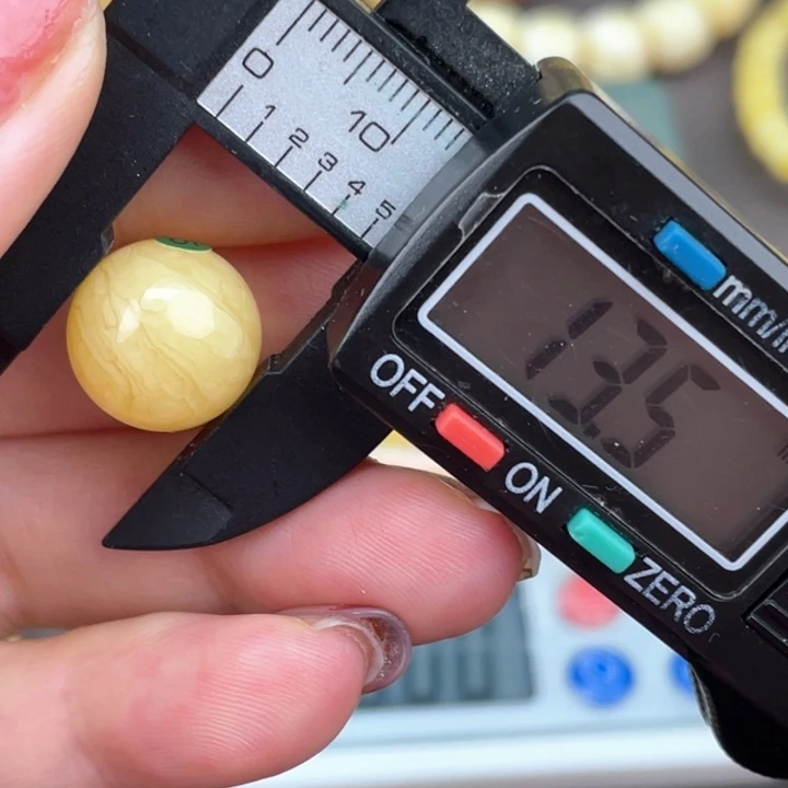 琥珀裸石未镶嵌微瑕645