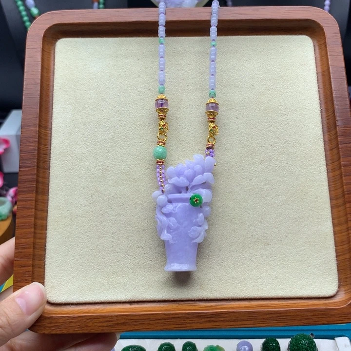 翡翠未镶嵌颈饰紫翡花瓶