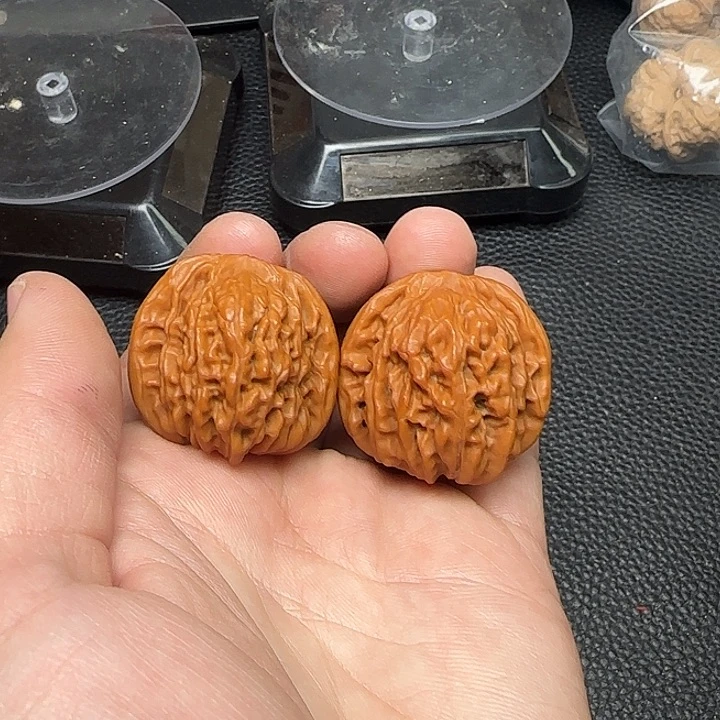 文玩核桃把件机刷打底四座楼三七到四零尺尽快发货