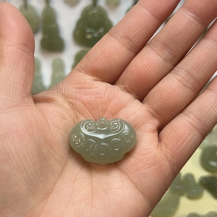 和田玉颈饰18K金镶嵌