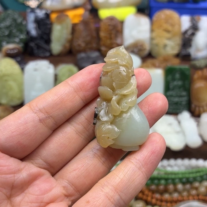 颈饰未镶嵌和田玉