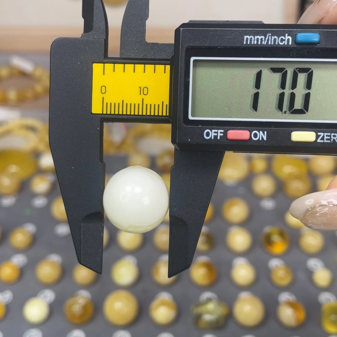 琥珀未镶嵌裸石74