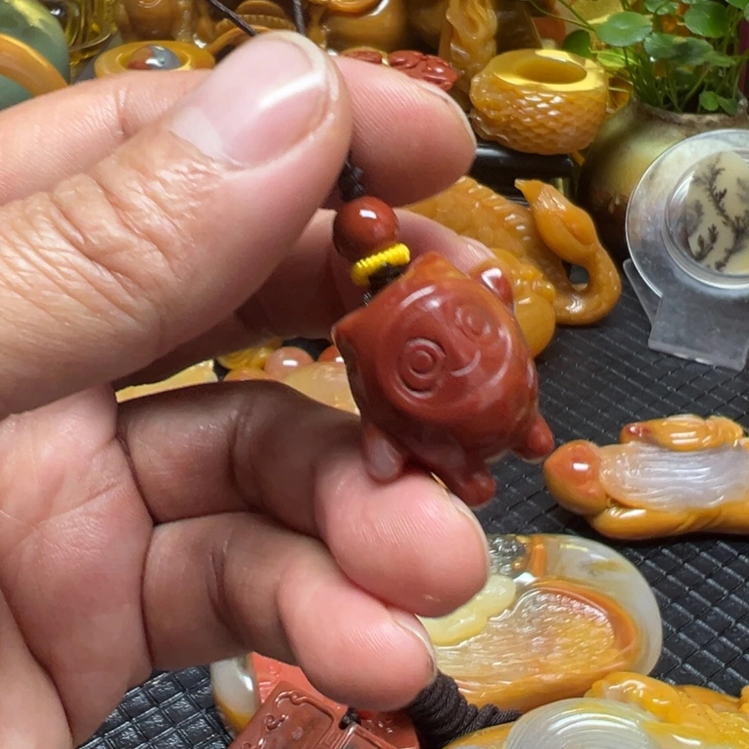 石英质玉未镶嵌颈饰