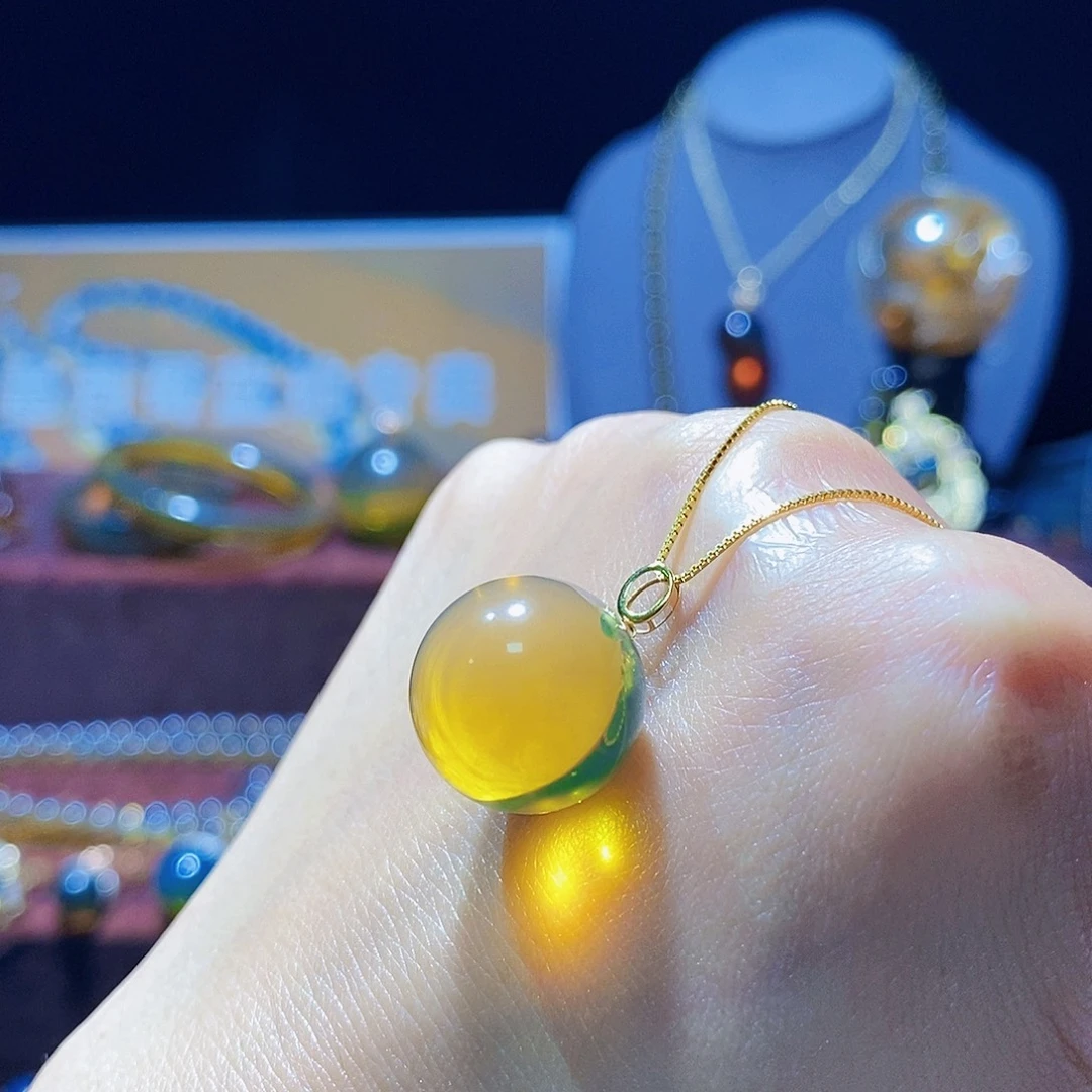 蓝珀18K金镶嵌颈饰15m高蓝净水裸珠吊坠