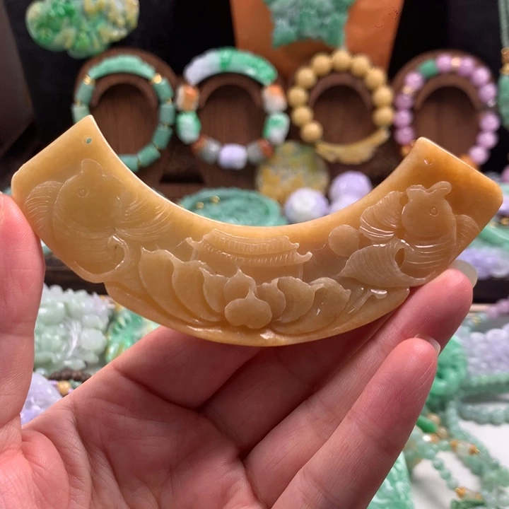 翡翠未镶嵌颈饰吊坠