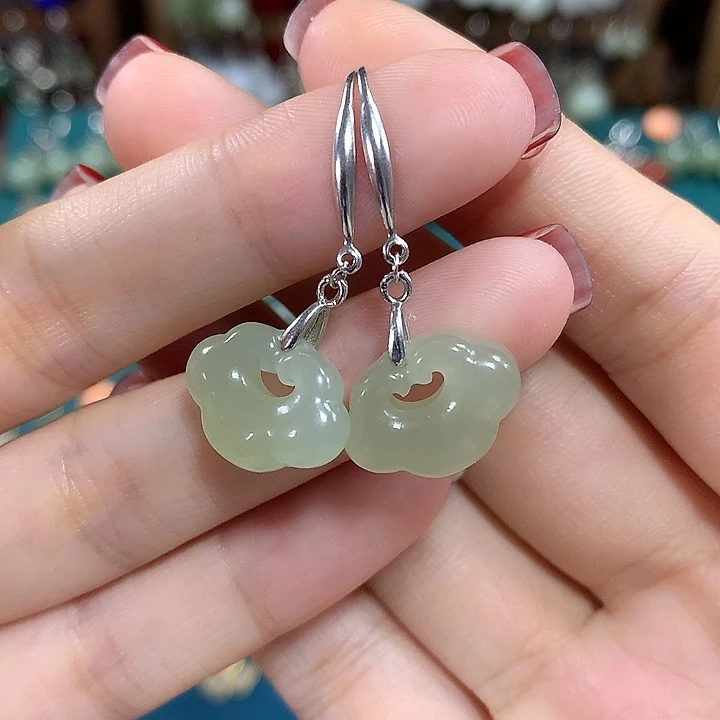 和田玉银S925镶嵌耳饰祥云如意锁15.5*11.5mm左右