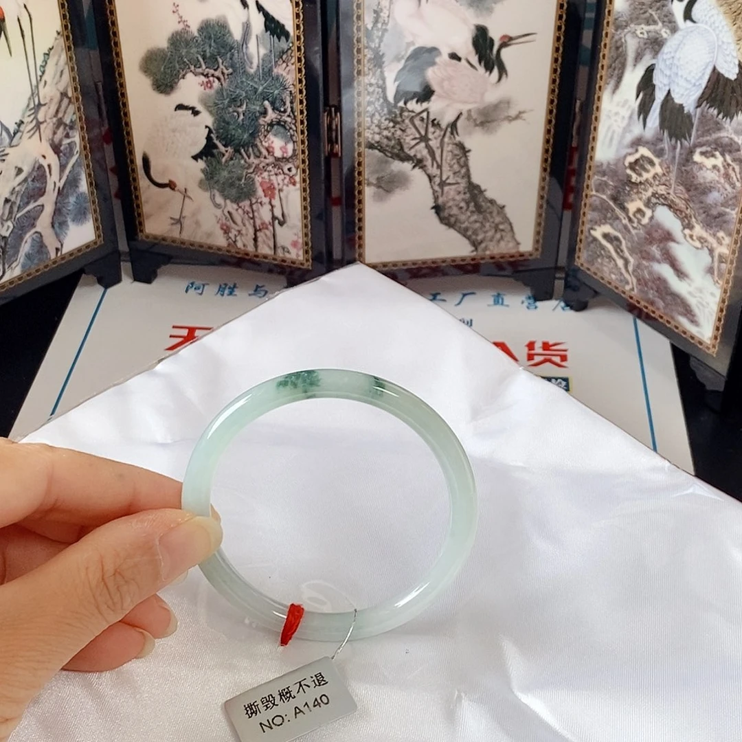 翡翠未镶嵌手镯（圆镯）手镯