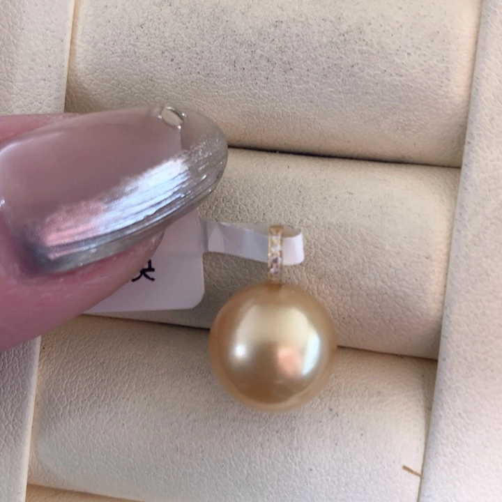 颈饰18K金镶嵌海水珍珠