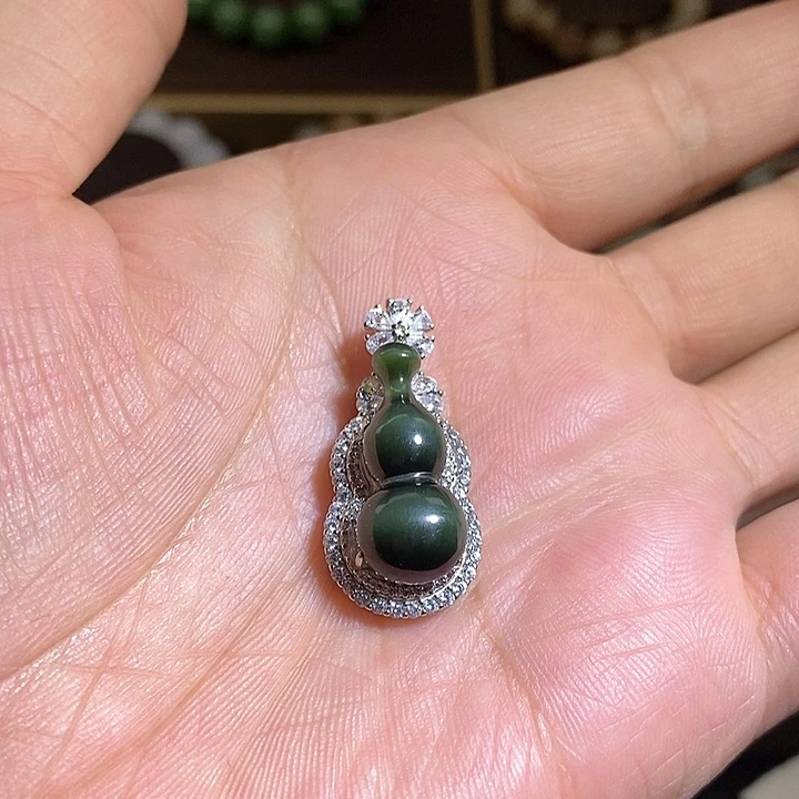 【闪购商品】吊坠(不含链)银S925镶嵌和田玉（碧玉）