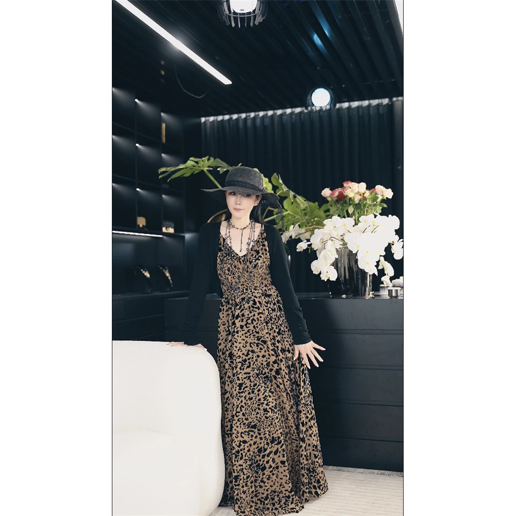 VG· ORIGINAL 2024春季原创设计哑光豹纹连衣裙