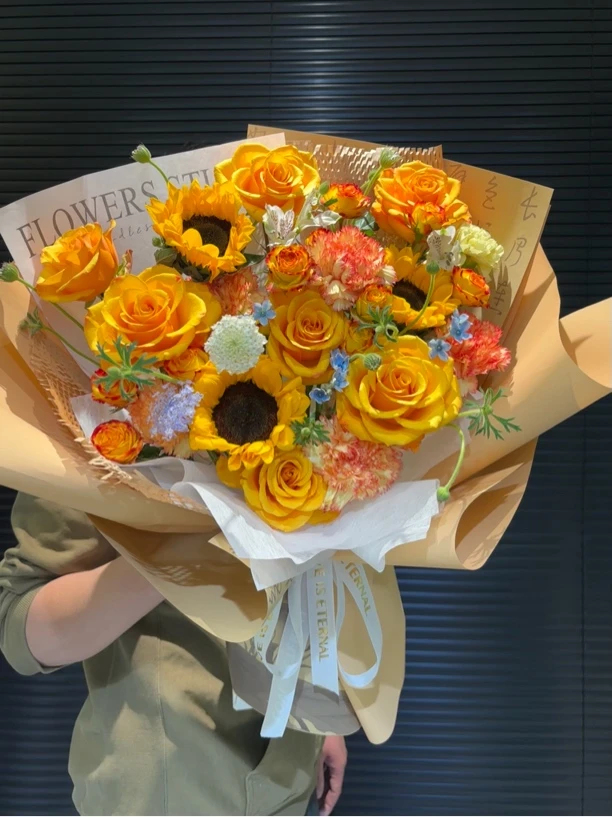 【冬日暖阳】向日葵+辉煌玫瑰