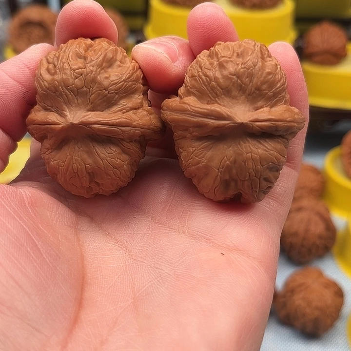 元***漫吊坠文玩核桃666888