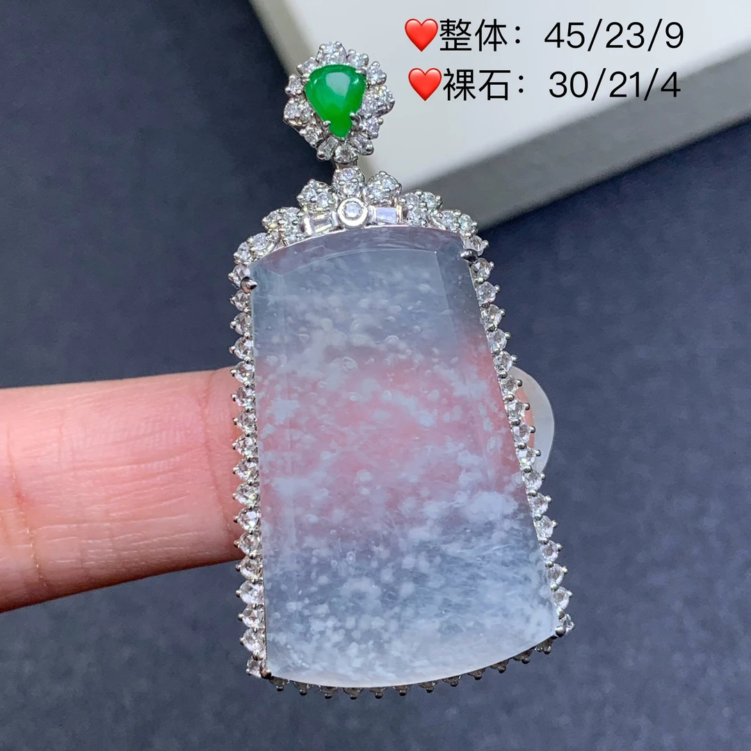 新品推荐·18K金高冰木纳雪花棉无事牌缅A翡翠玉石吊坠气质精致