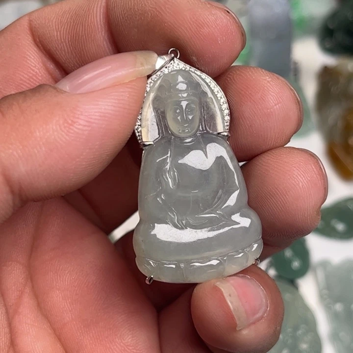翡翠未镶嵌颈饰素衣观音