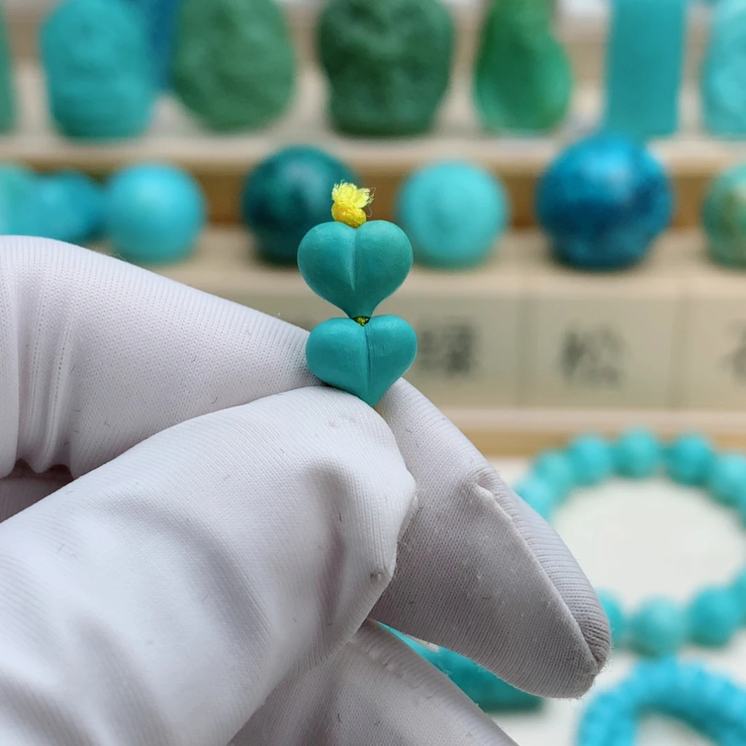 绿松石未镶嵌挂件