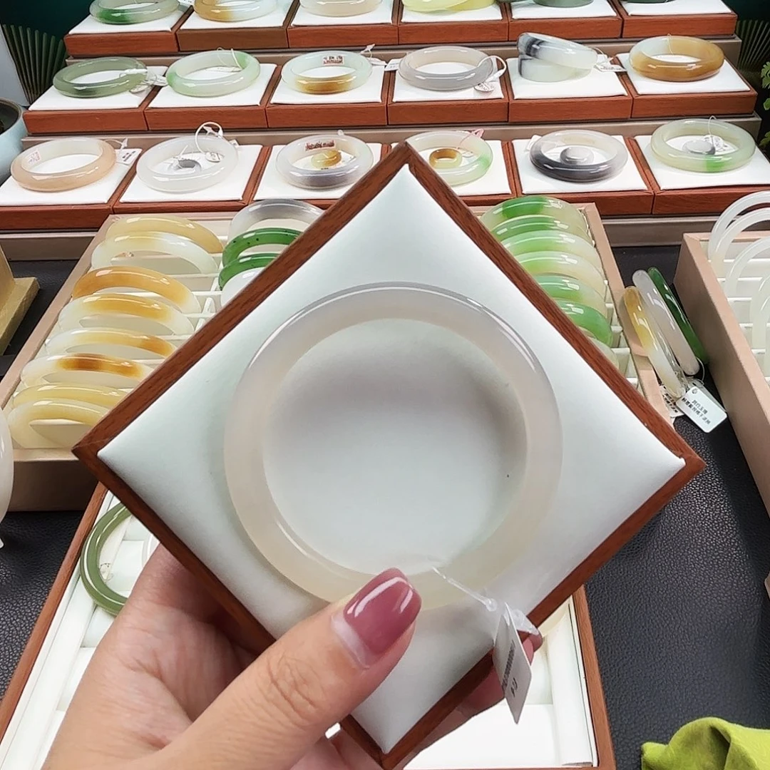 未镶嵌手镯和田玉54