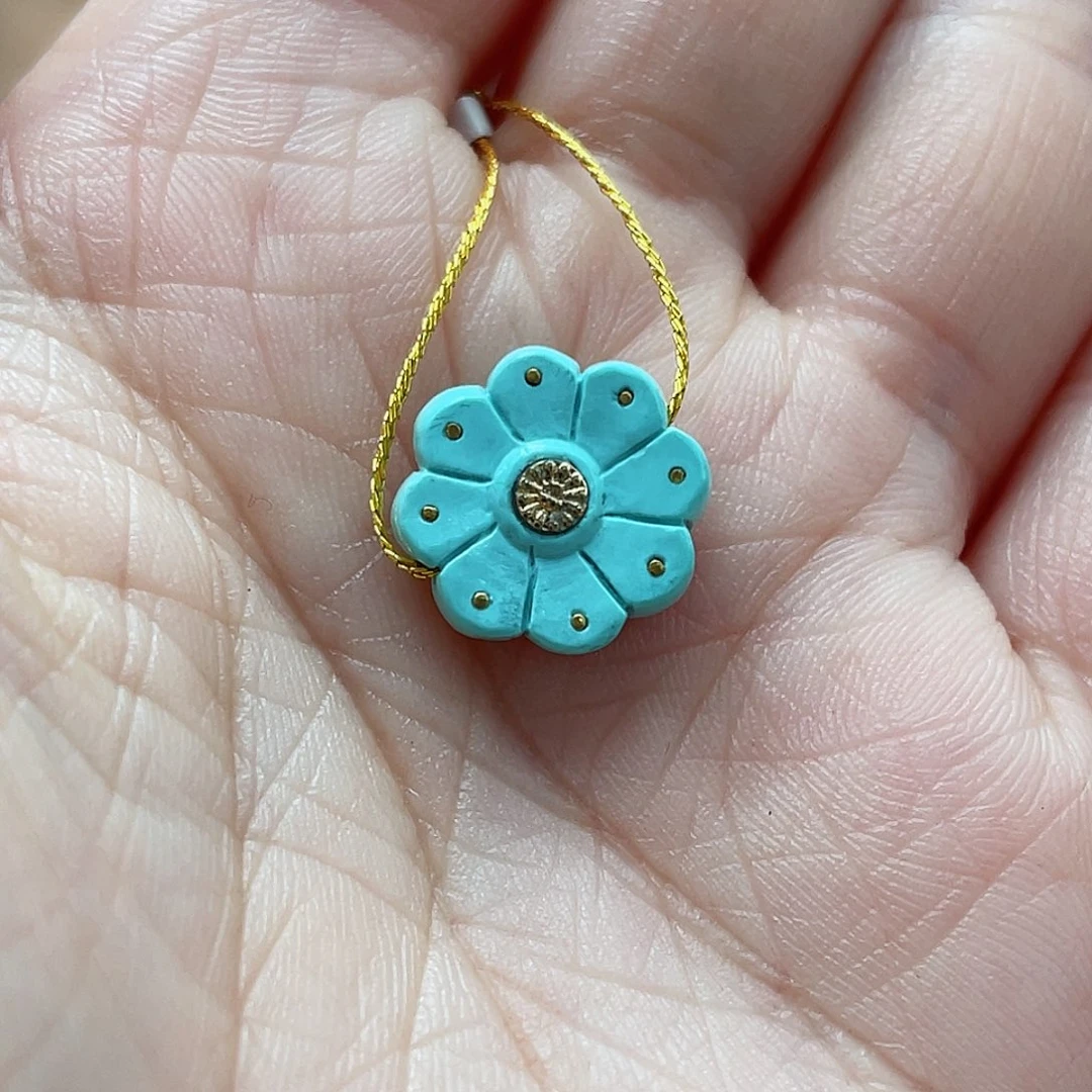 绿松石颈饰未镶嵌