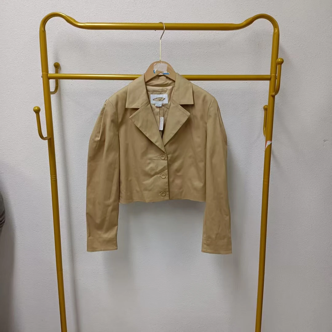 U家剪标   8仓B2-2-1230款   卡其色长袖短款外套