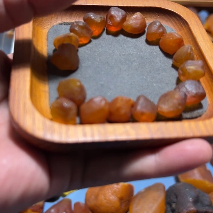 定制琥珀未镶嵌波罗的海琥珀