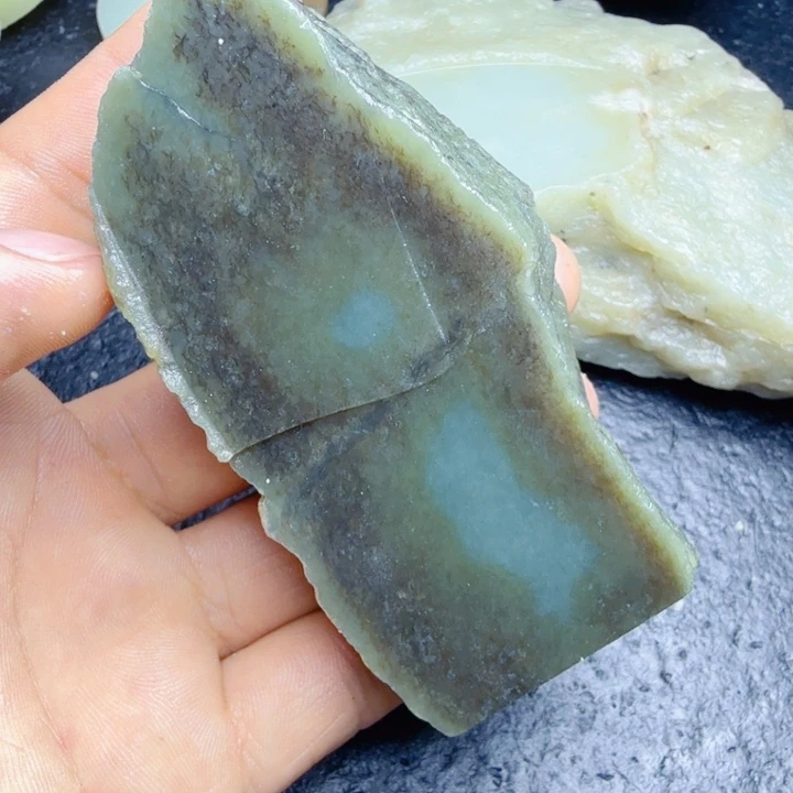 和田玉（糖玉）未镶嵌珠宝奇石