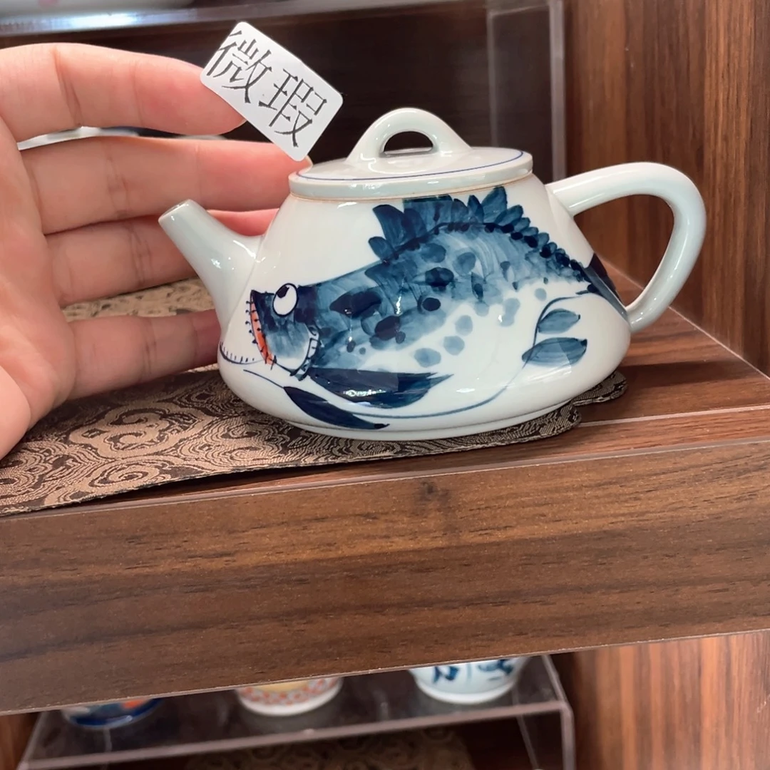 釉下手绘茶具微瑕