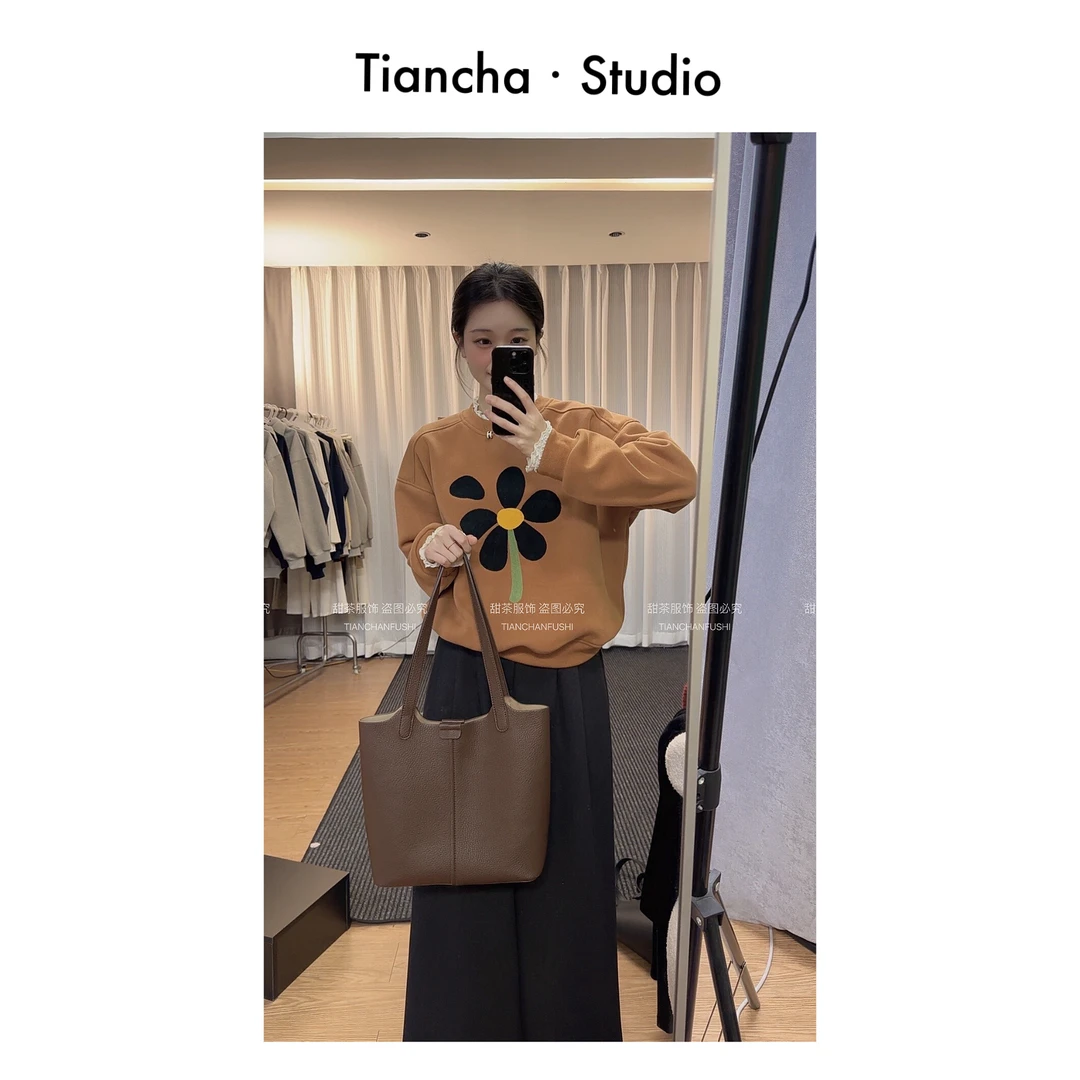 sweet c【一朵花】冬季 ins风小众设计新款卫衣女气质百搭P217#