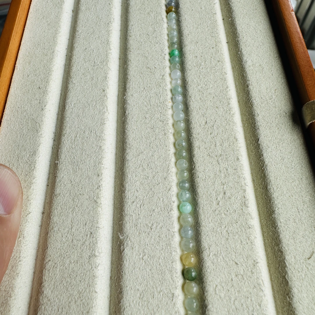 1-1自然光缅A翡翠3.6冰彩米珠手串50颗多样性发货