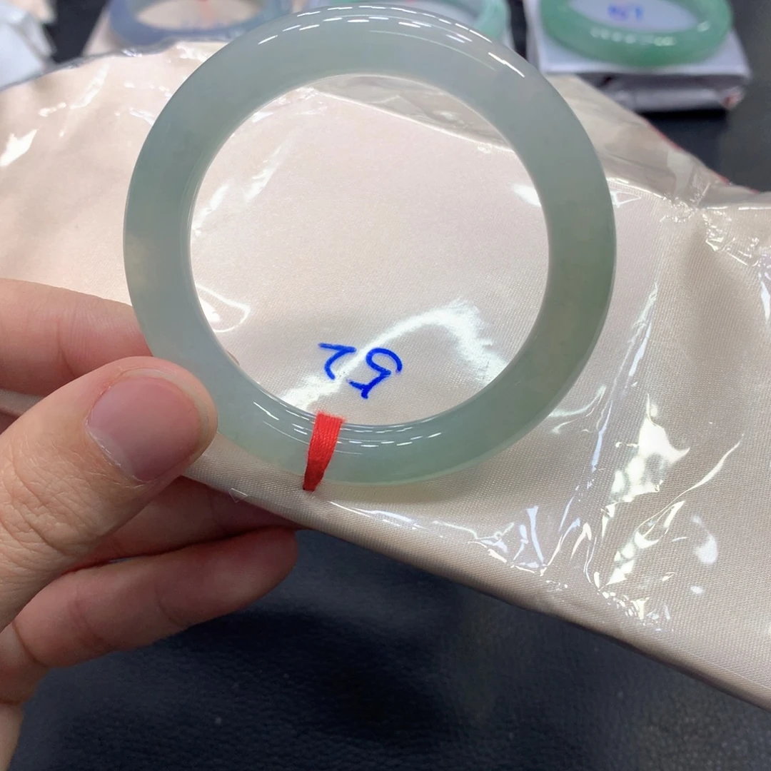 翡翠手镯（开口镯）未镶嵌