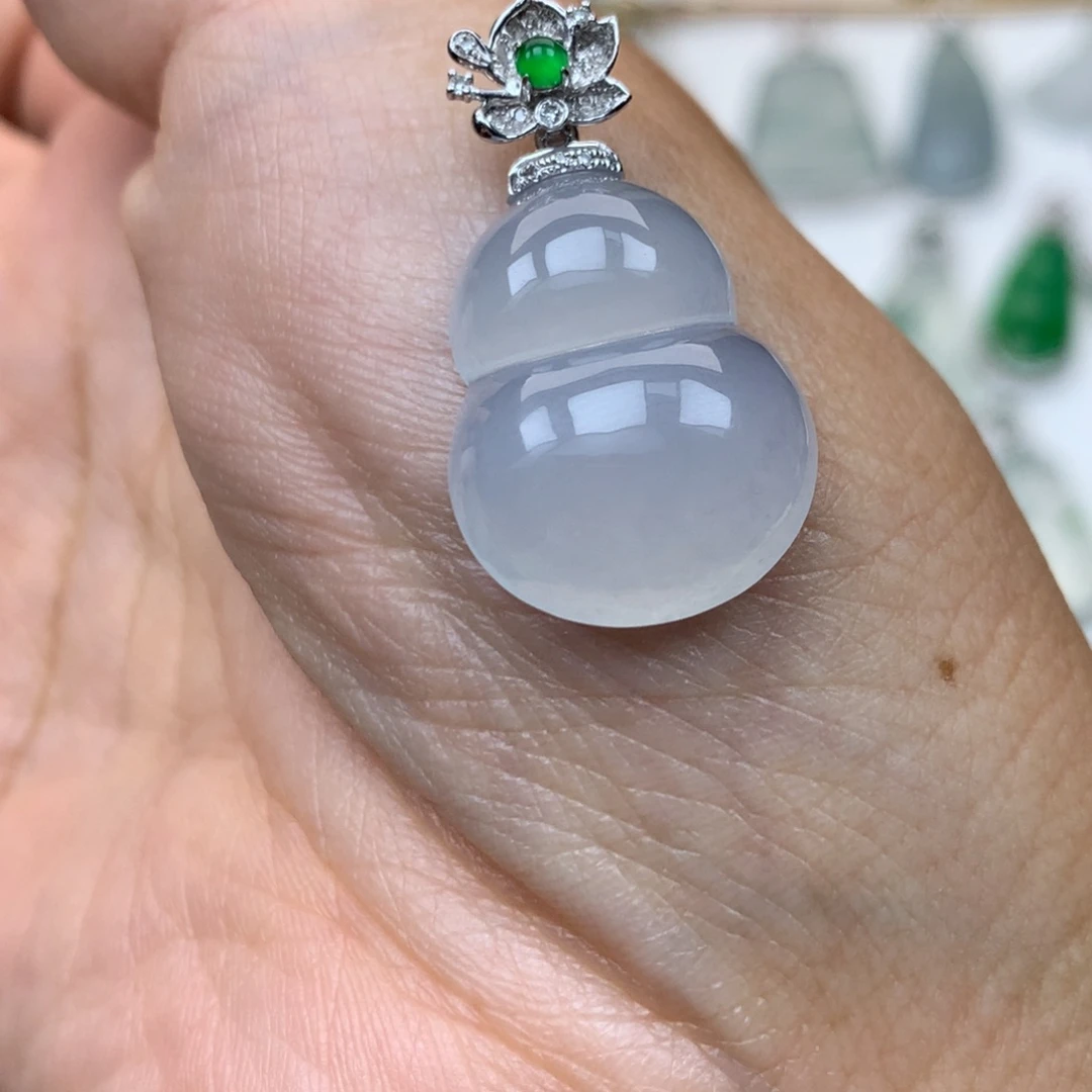 *****翡翠18K金镶嵌吊坠(不含链)葫芦