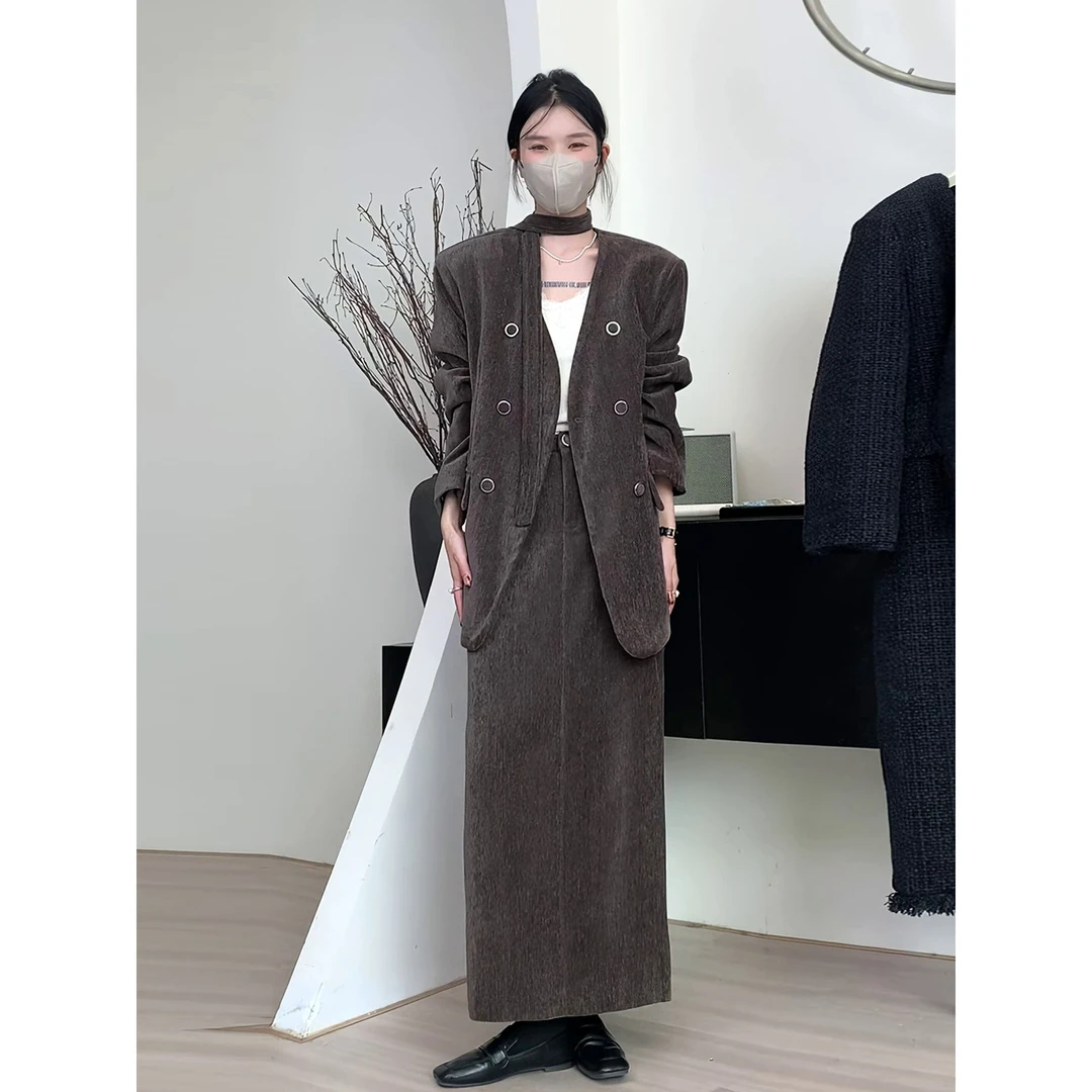 围脖垫肩V领植绒西装外套高腰长裙2025秋季新款美拉德时尚两件套