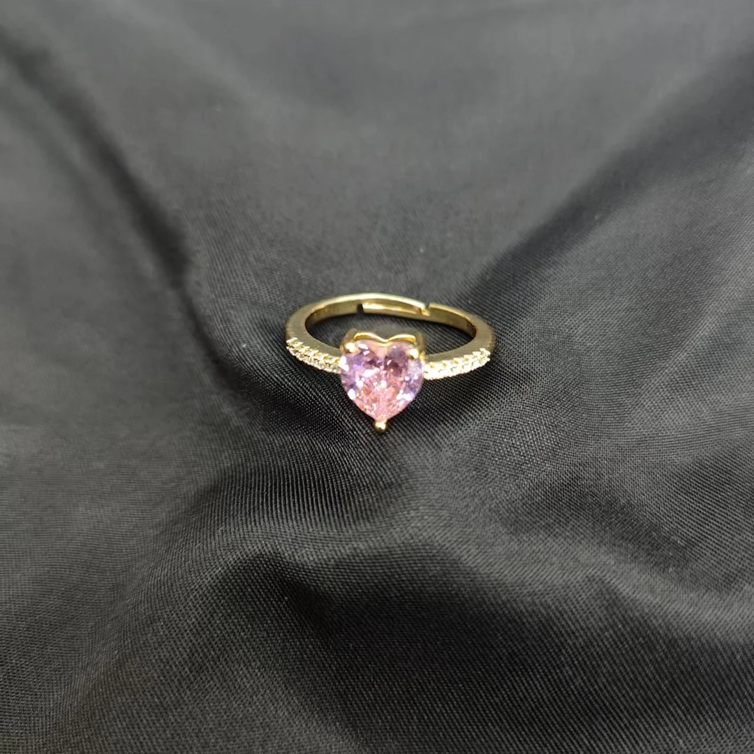 粉锆钻爱心戒指 I04-24