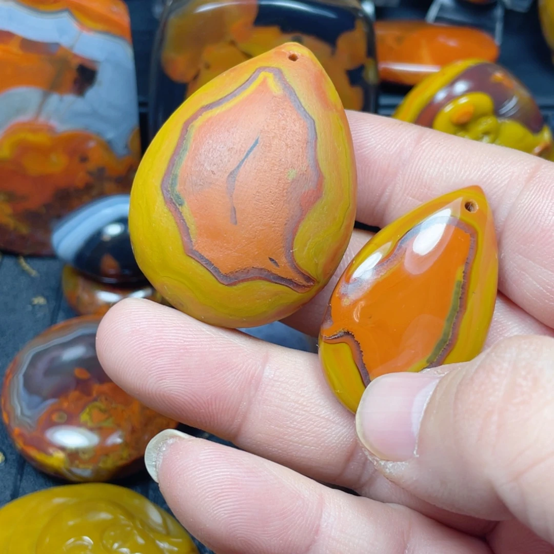 冒***鼎玛瑙/玉髓未镶嵌颈饰