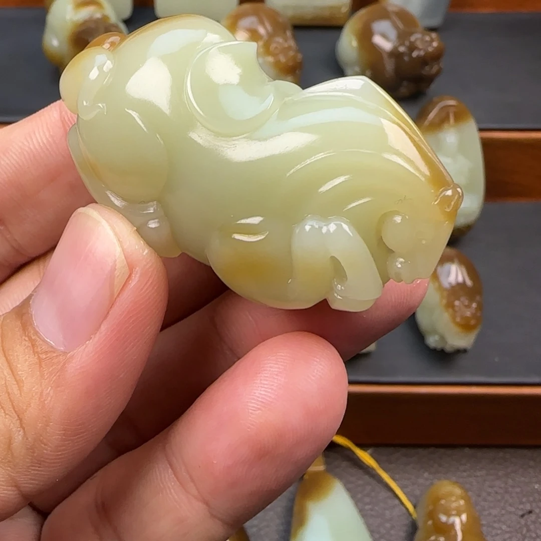 和田玉（糖玉）未镶嵌颈饰