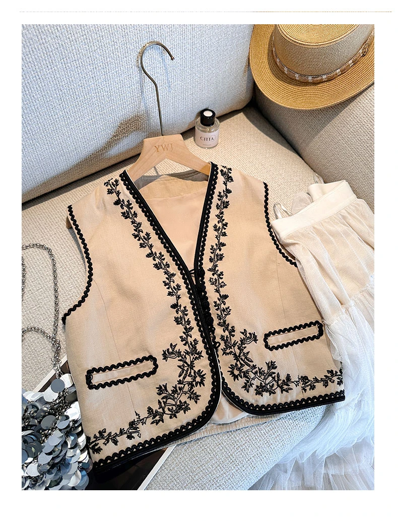 新中式马甲背心女秋2025新款超火减龄刺绣马夹叠穿巨好看绝美坎肩