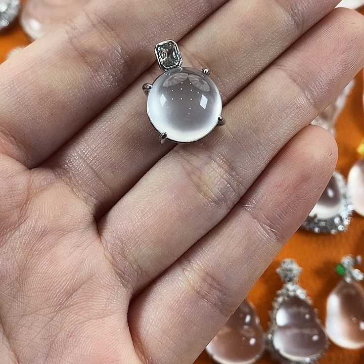 石英质玉合金颈饰