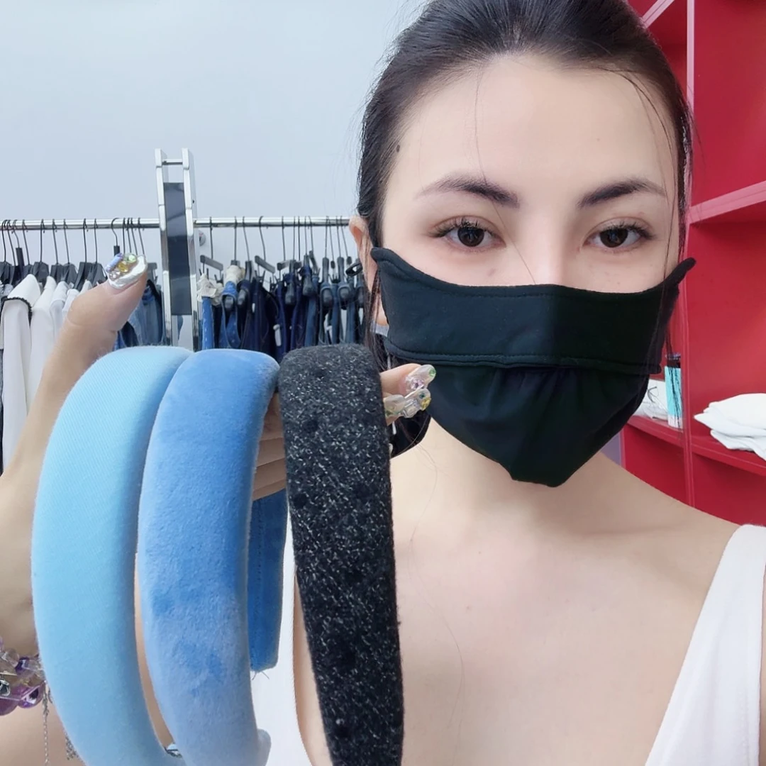 莱塞尔独家定制白色上衣，三色发箍
