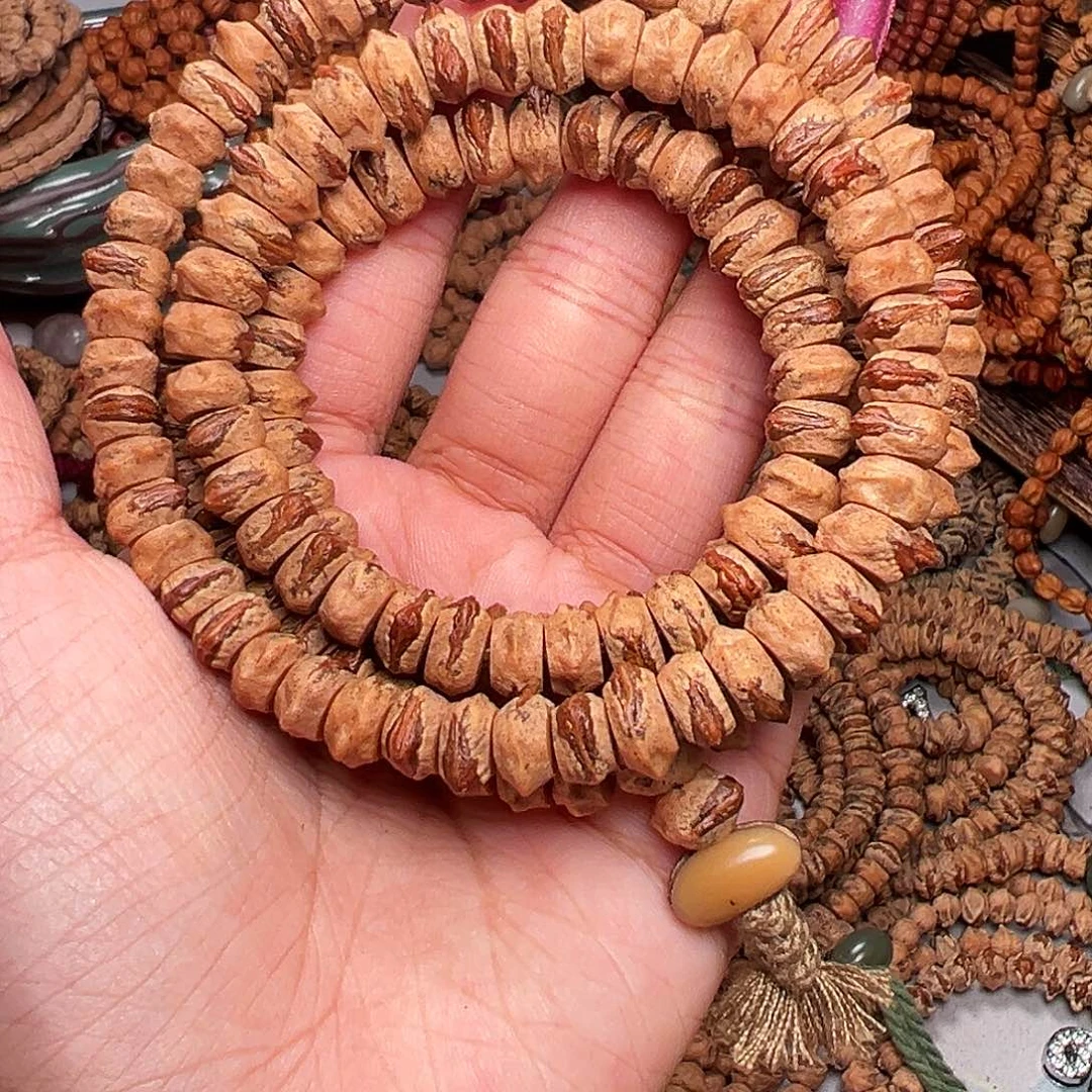 陈***歌柏香籽/百香籽吊坠