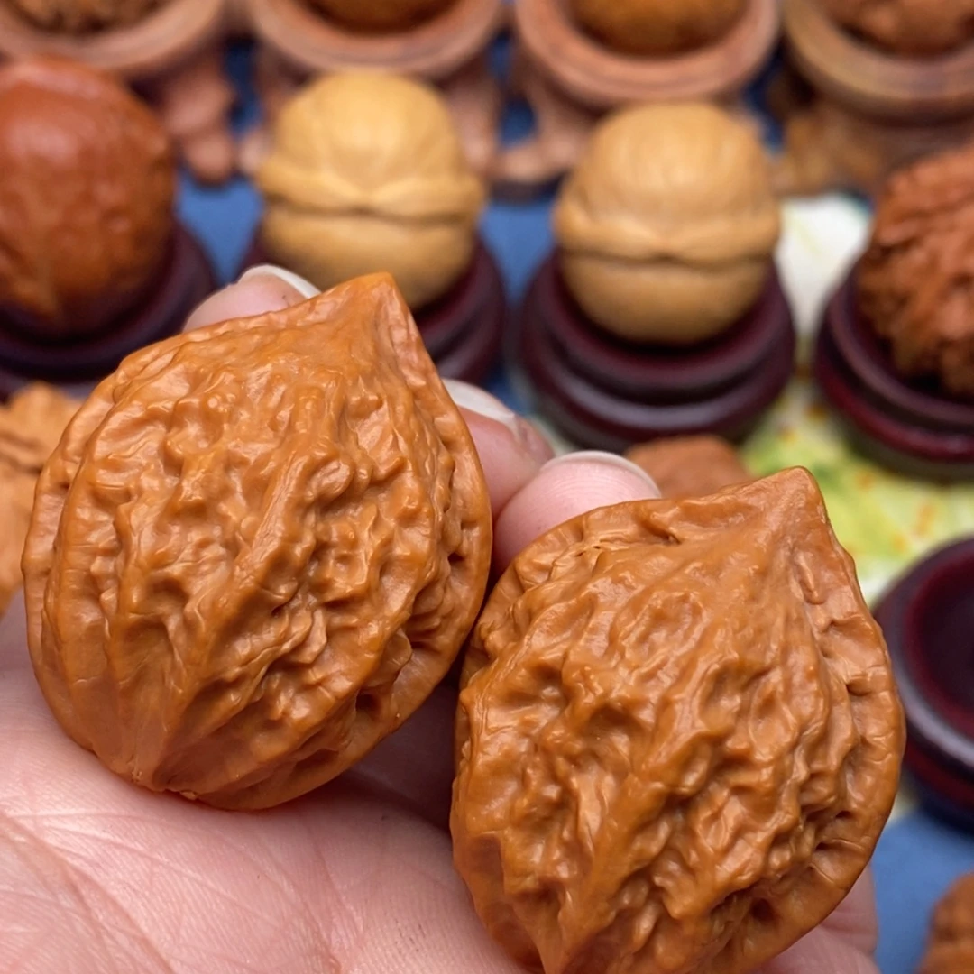 文玩核桃把件小赤龙