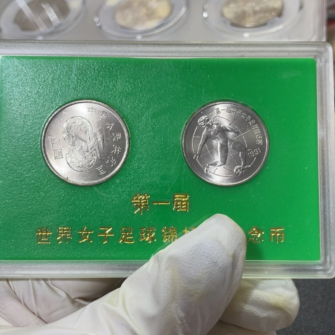 其他普通金属女足人盒