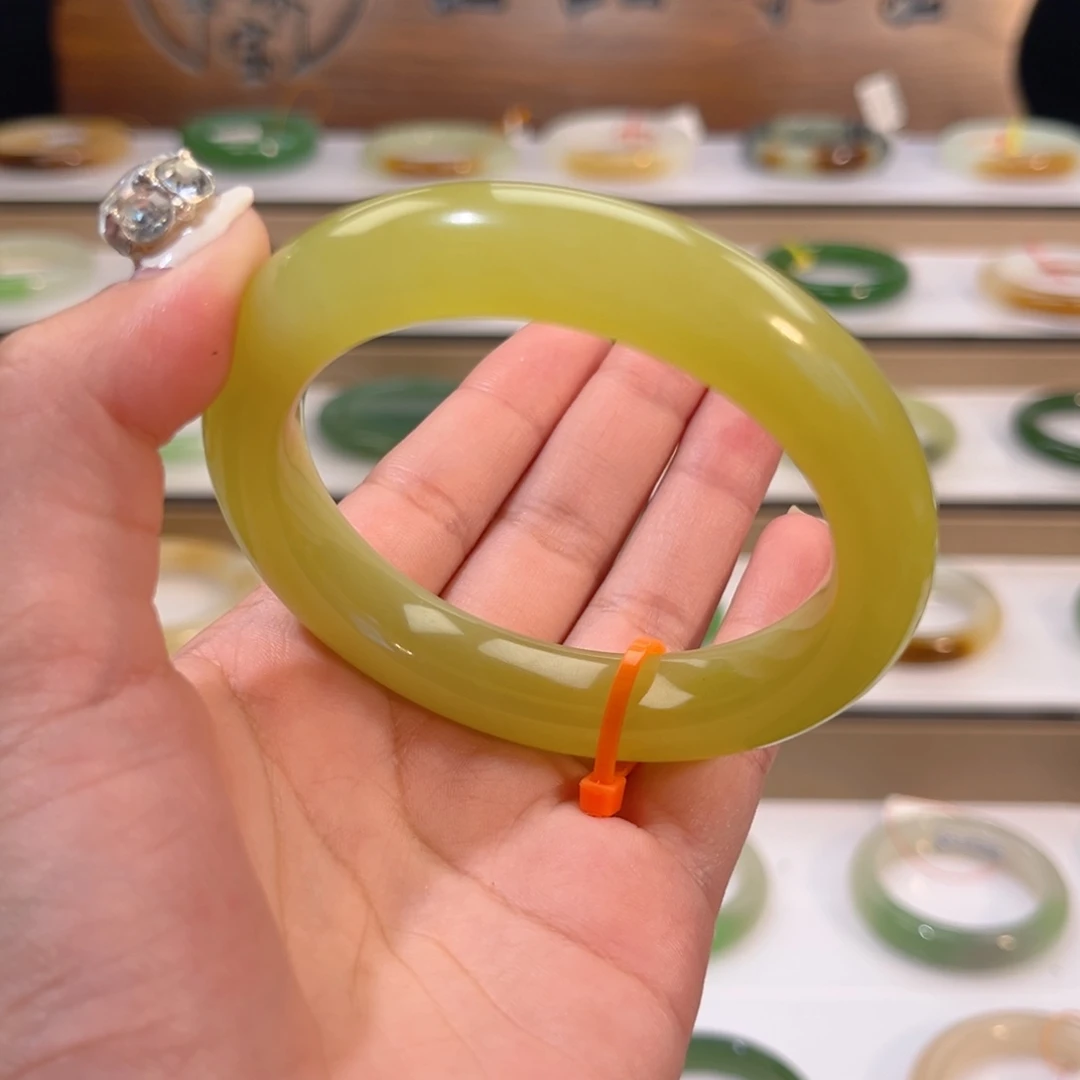 和田玉未镶嵌手镯鸡油黄