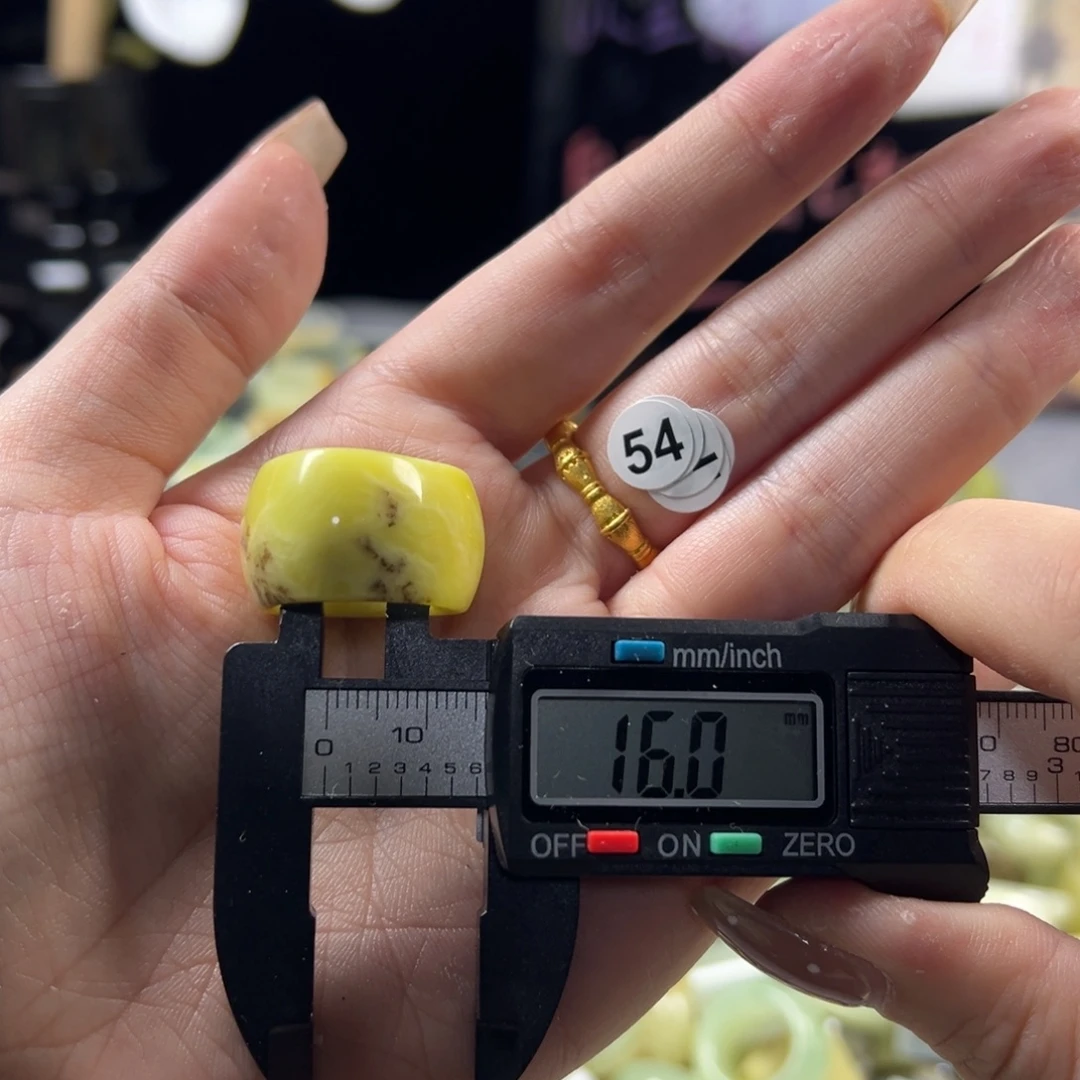 蛇纹石玉未镶嵌戒指